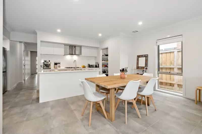 Lease 4 Bedroom House with Amenities in Beveridge VIC