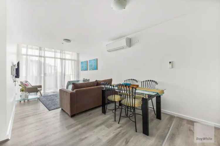 Furnished 2-Bedroom Apartment near La Trobe University