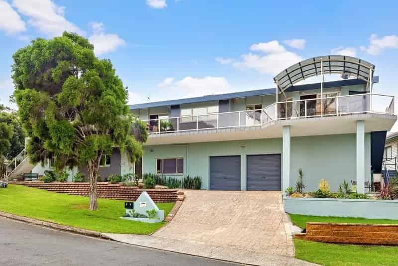 Real Estate For Lease - 11B Burrows Avenue - Kanahooka , NSW