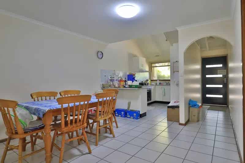 Rent Townhouse in Belconnen with Courtyard Gardens and Garage