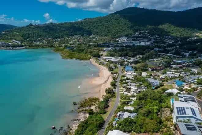 House For Sale , Cannonvale, Queensland