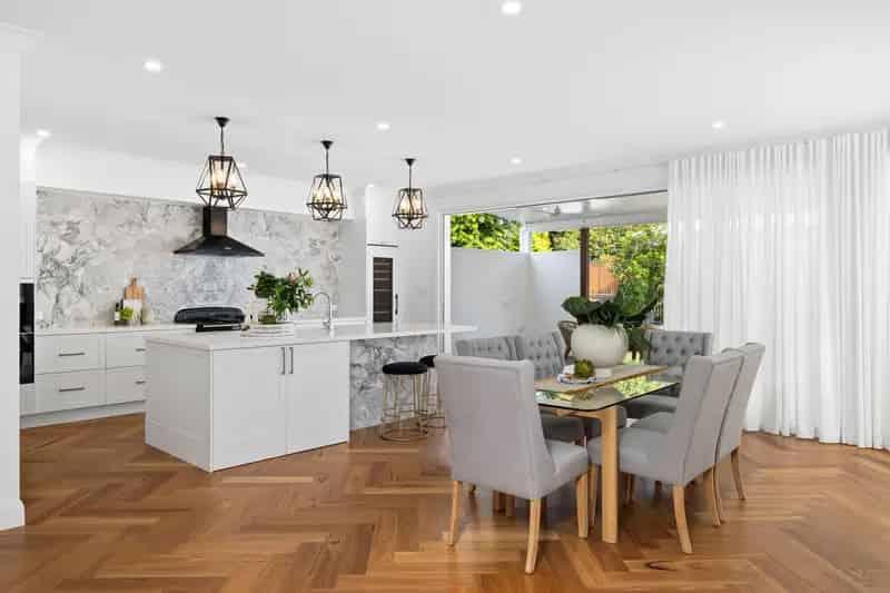 Transformed Luxury Family Entertainer 200m from Ascot State School