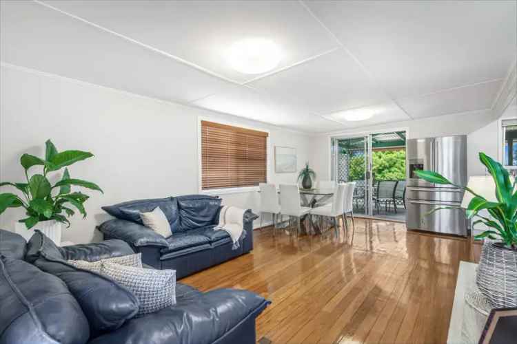 House For Sale in 104, Raeburn Street, Brisbane City, Queensland