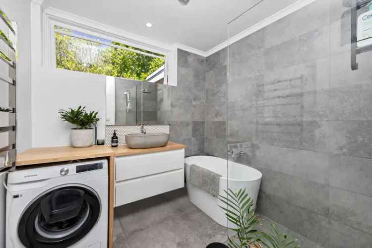 Apartment For Rent in Melbourne, Victoria