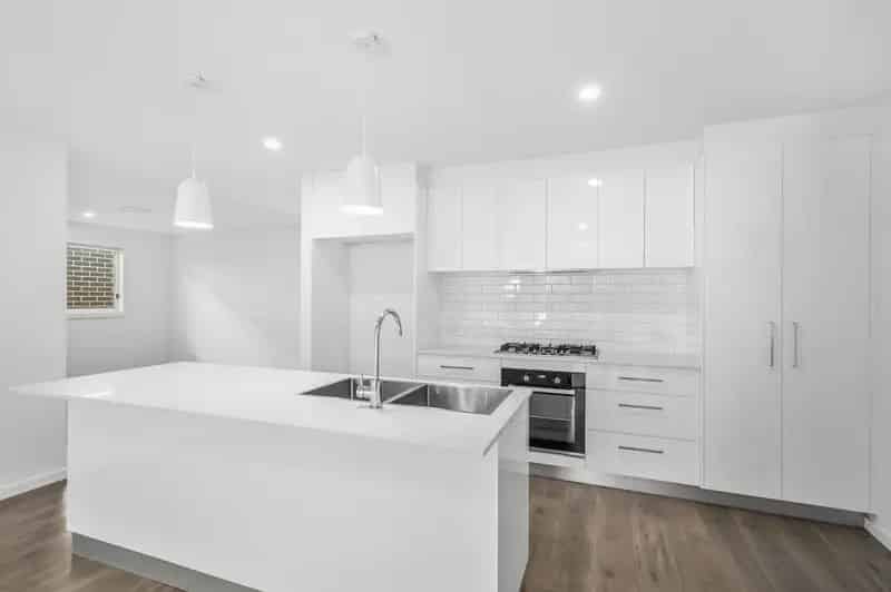 Real Estate For Lease - 7 Bowral Crescent - Tullimbar , NSW