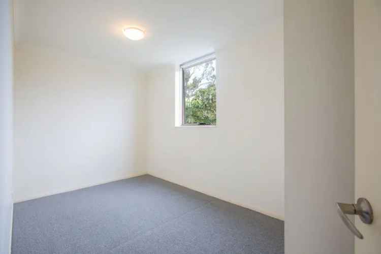 Rent Modern Apartment in Southport with Air Conditioning and Secure Parking