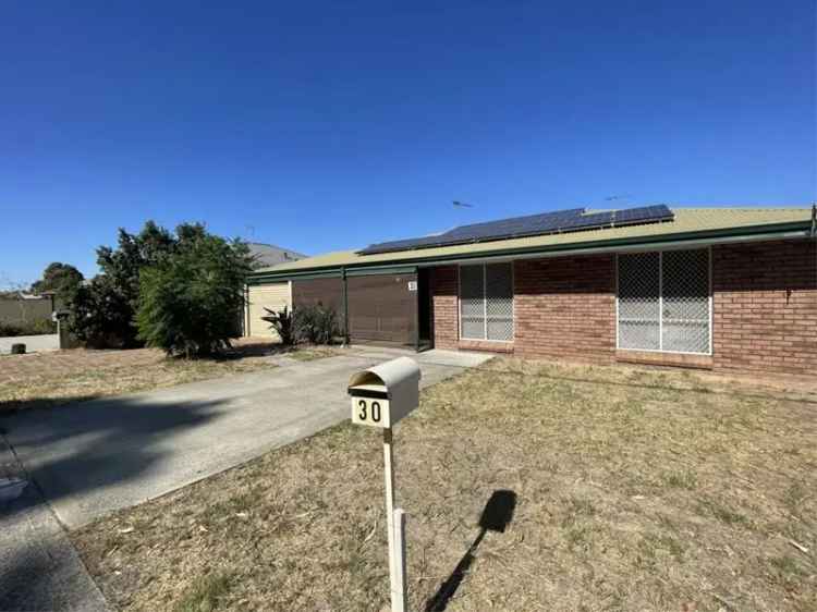 Mandurah 3 Bedroom Home Renovated Bathroom Solar Panels