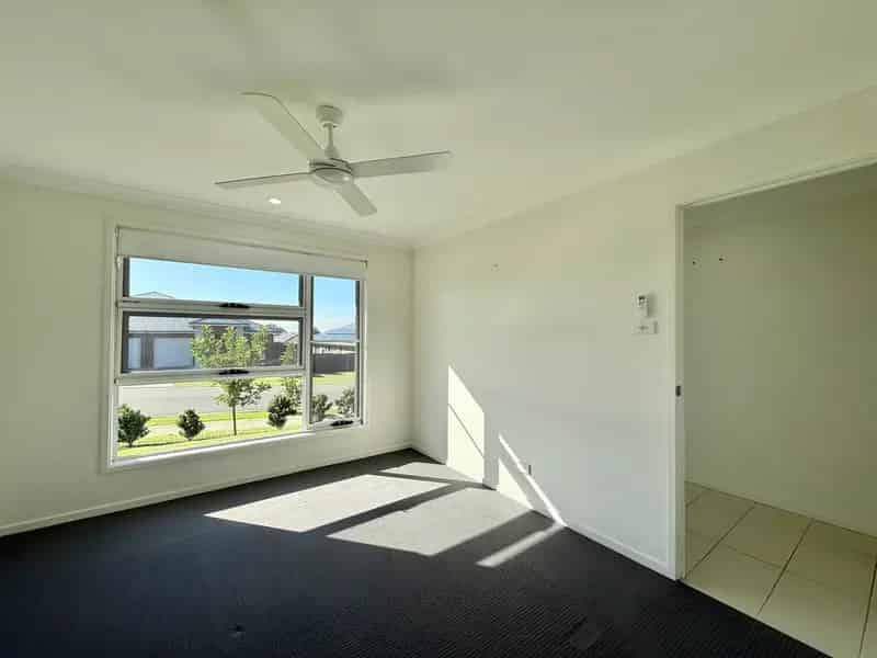 15 Royston Circuit, Farley NSW 2320 - House For Lease