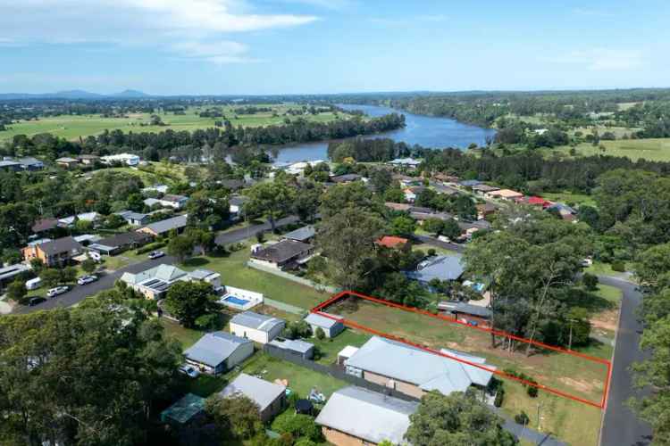 Buy land in Tinonee with expansive 1056m2 parcel for your dream home