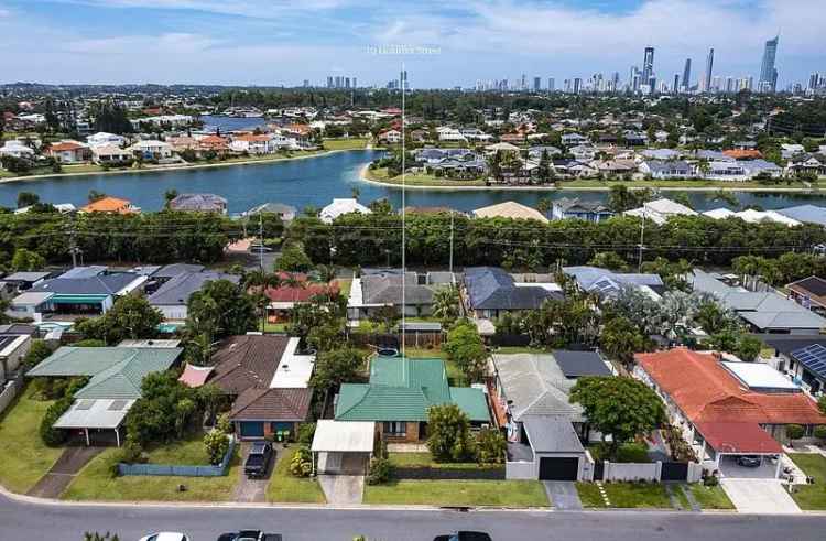 Low Maintenance Four Bedroom Family Home Broadbeach Waters