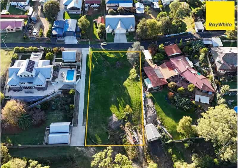 For Sale Premium Location Allotment in Inverell with Architectural Potential