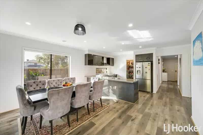 House For Sale , 2, Alwyn Close, Melbourne, Victoria