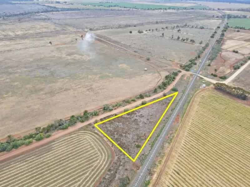 buy rural property near Kangaroo Lake with serene views