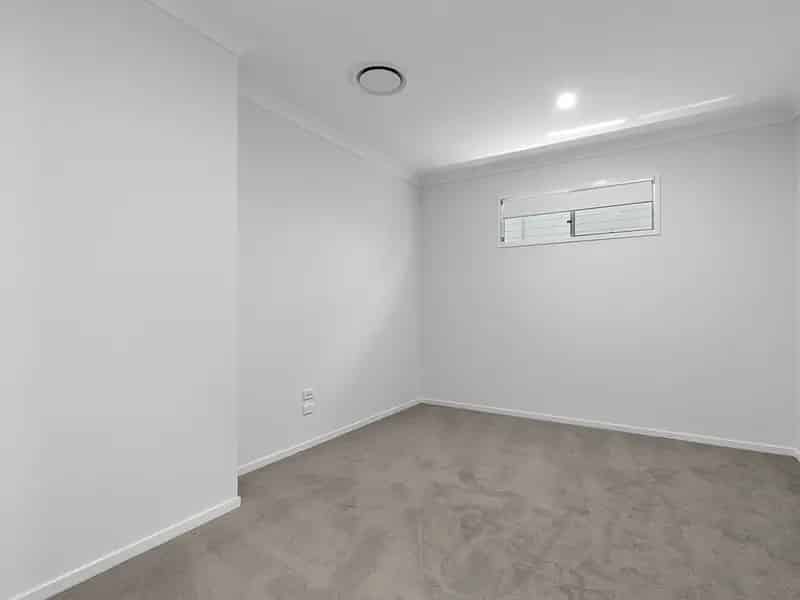 Contemporary Family Living in a Serene Wynnum Setting