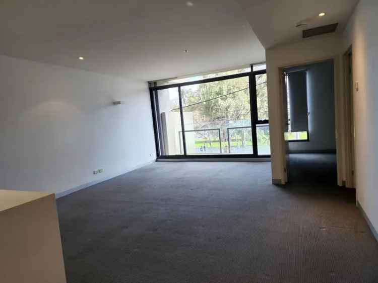 2 Bedroom 1043 m² Apartment in Melbourne Near Universities