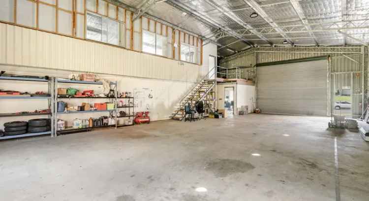 Rent Warehouse with Office Space and Mezzanine Storage