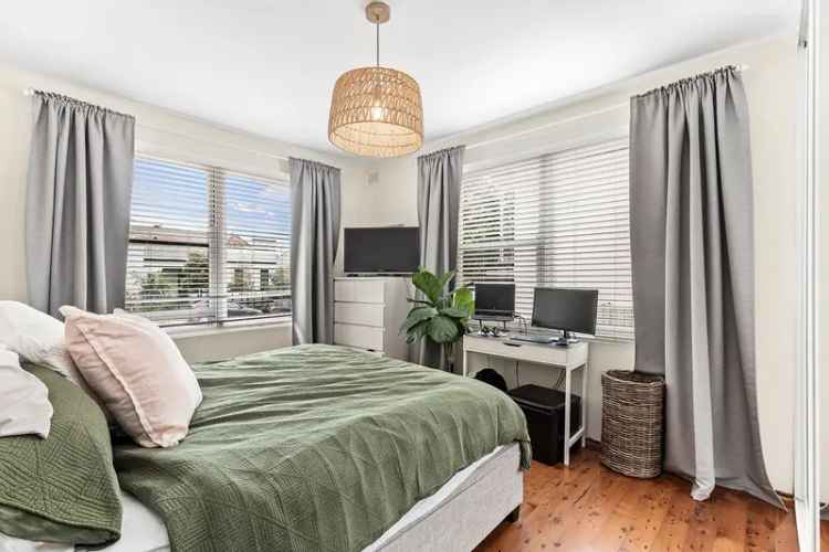 Marrickville 2 Bed Apartment - Tastefully Renovated