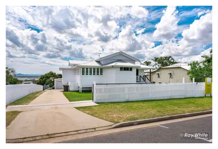 TWO-STOREY HAMPTONS STYLE LIVING