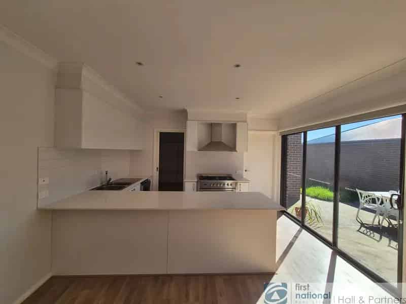 2 rooms house of 207 m² in Melbourne
