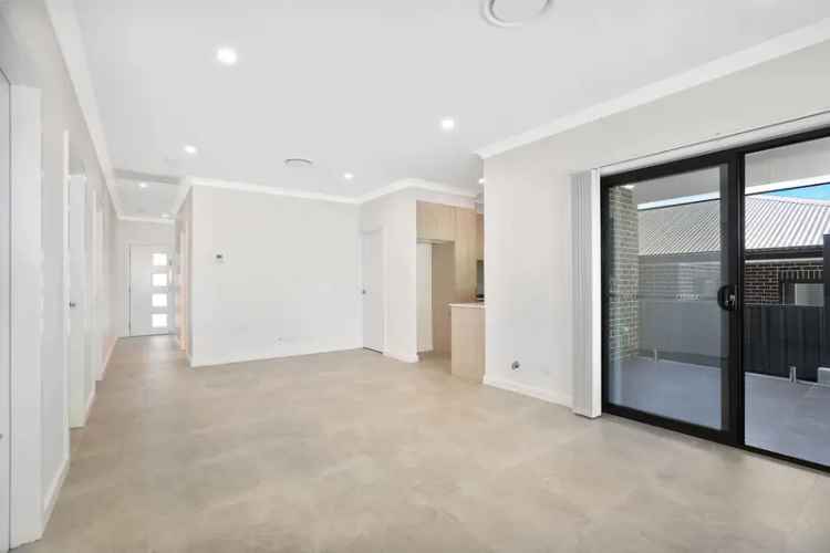 UNITS 3/74 Cowper Street