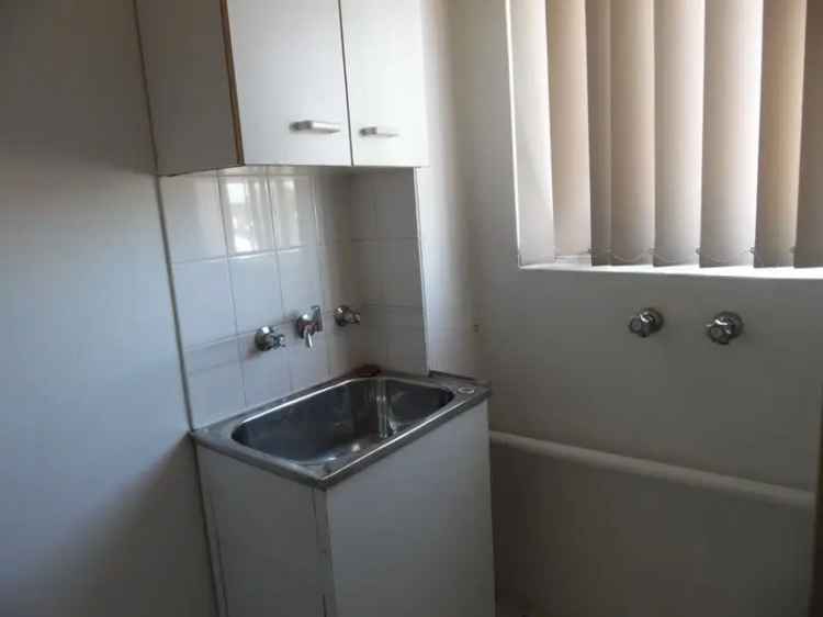 2 Bed Unit Near Liverpool Warwick Farm Station