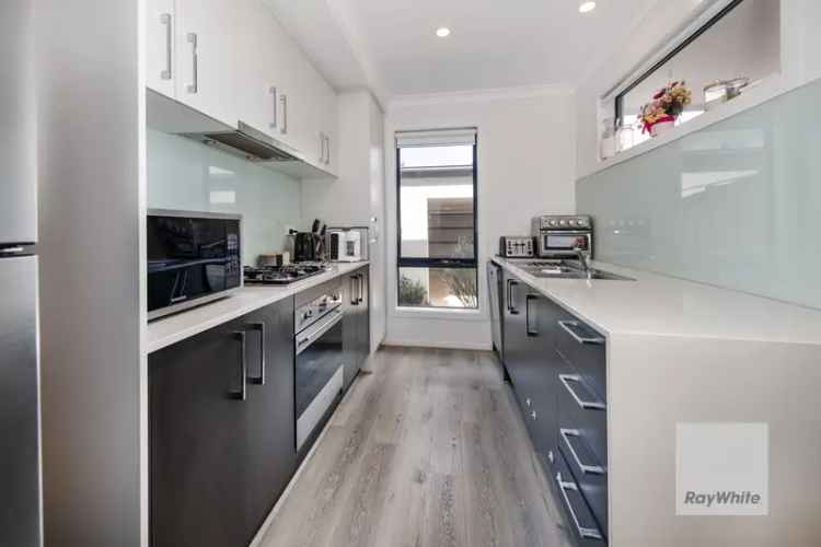 Modern Townhouse in Sienna Rise Estate - Perfect for First Home Buyers or Investors