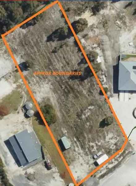 LEVEL BUILDING BLOCK - OVER HALF AN ACRE