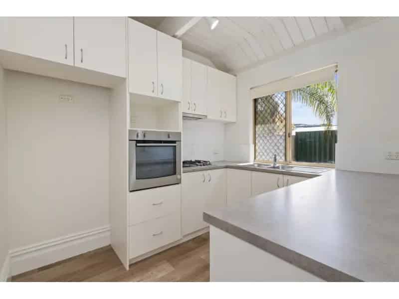 Stunning 1X1 (Plus Loft/Bedroom) In Great Location