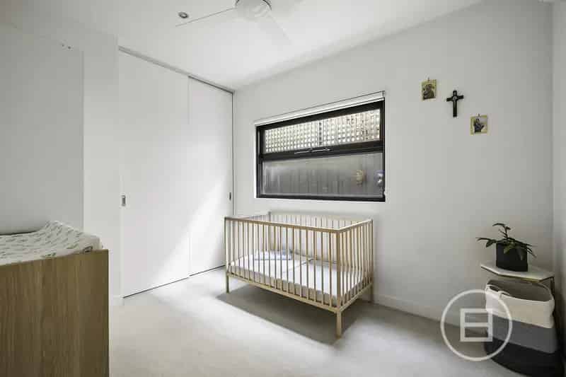Rent Contemporary Apartment in Brighton with Exclusive Features