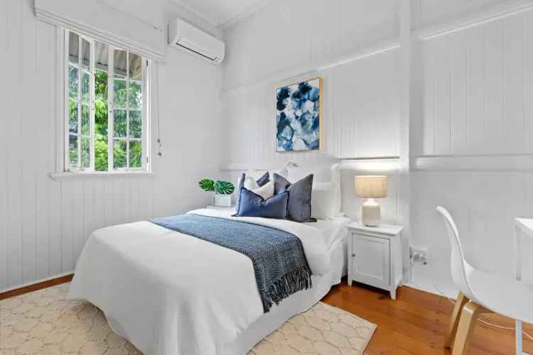 Charming Highset Queenslander in Prime Cairns Location