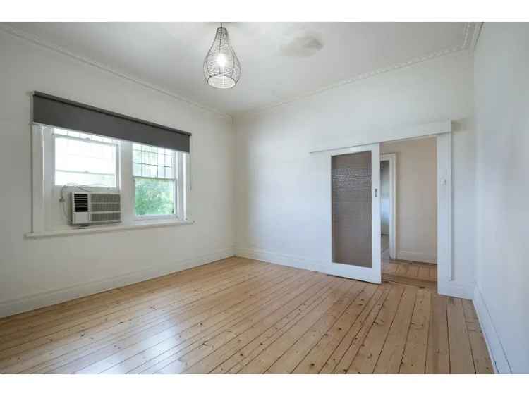 Charming 2-Bedroom Kennington Home Near Bendigo CBD