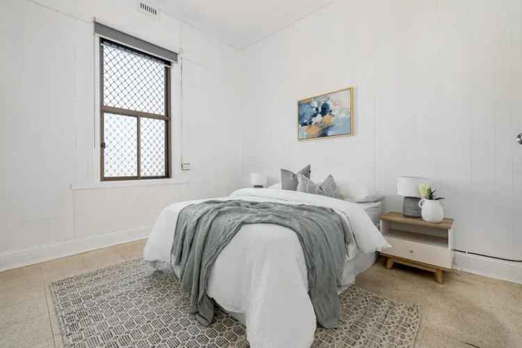 House For Sale , 14, Newton Parade, Melbourne, Victoria