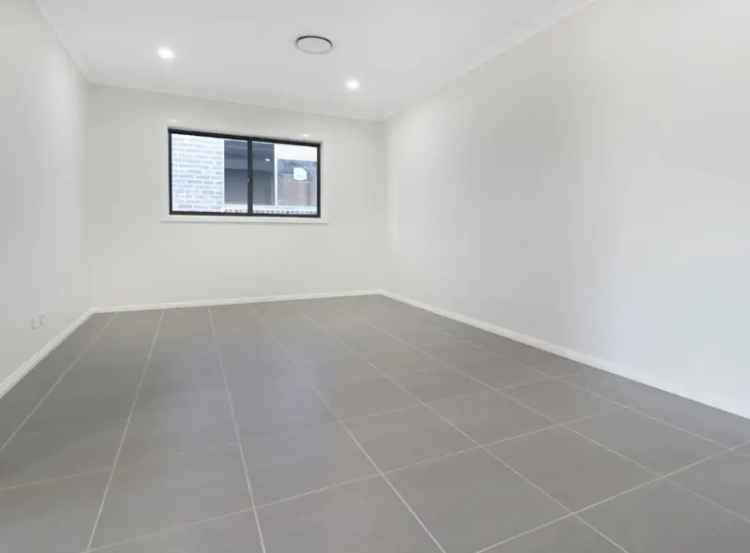 205 Welara Avenue, Austral NSW 2179 - House For Lease