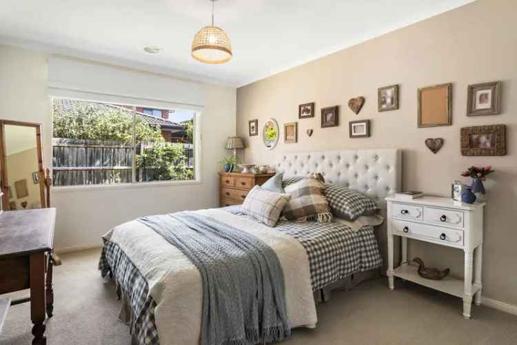 House For Sale in 8, Pooley Bridge Road, Melbourne, Victoria