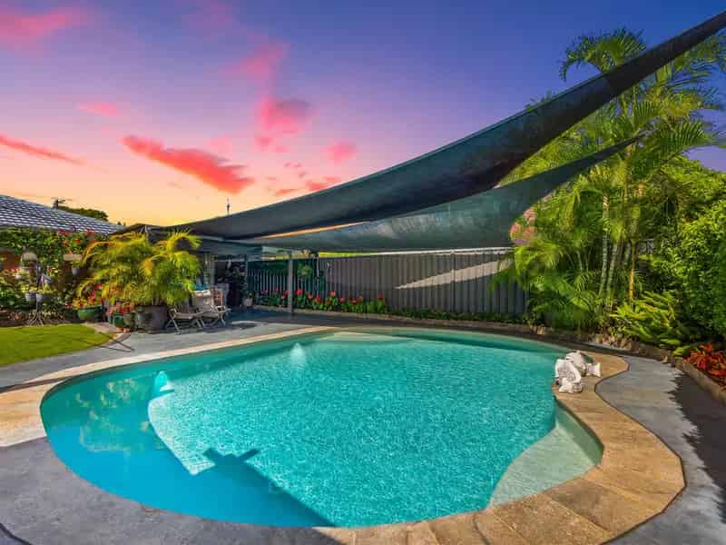 Charming Coastal Retreat with Ultimate Comfort & Security