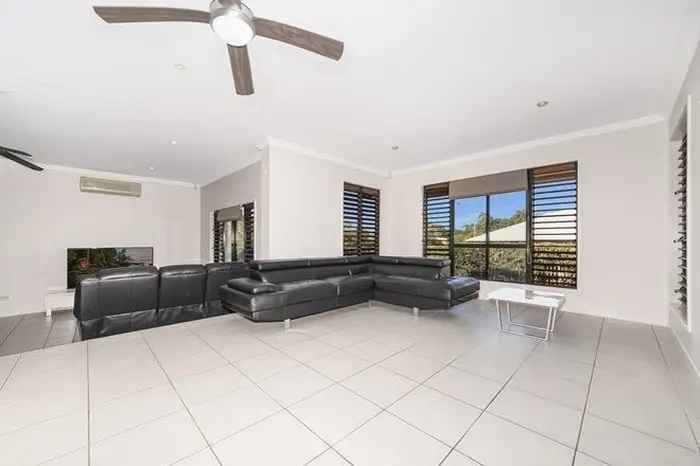 Fully Furnished 4 Bedroom Home With Ensuite and Walk In Robe