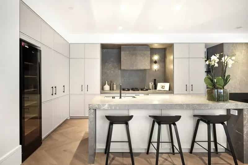 Apartment For Sale , 372-380, Albert Street, Melbourne, Victoria