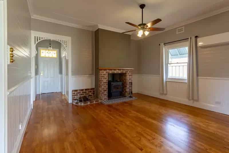 Lease 3 Bedroom Home in Aberdare with Large Backyard and Modern Kitchen