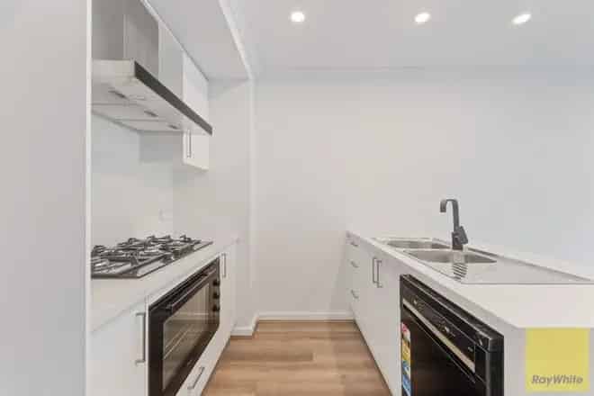 House For Sale , 18, Balmoral Street South, Melbourne, Victoria