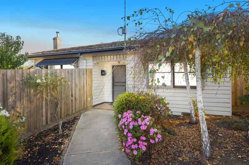 Easy-Care 2-Bedroom Home in the Heart of Ferntree Gully