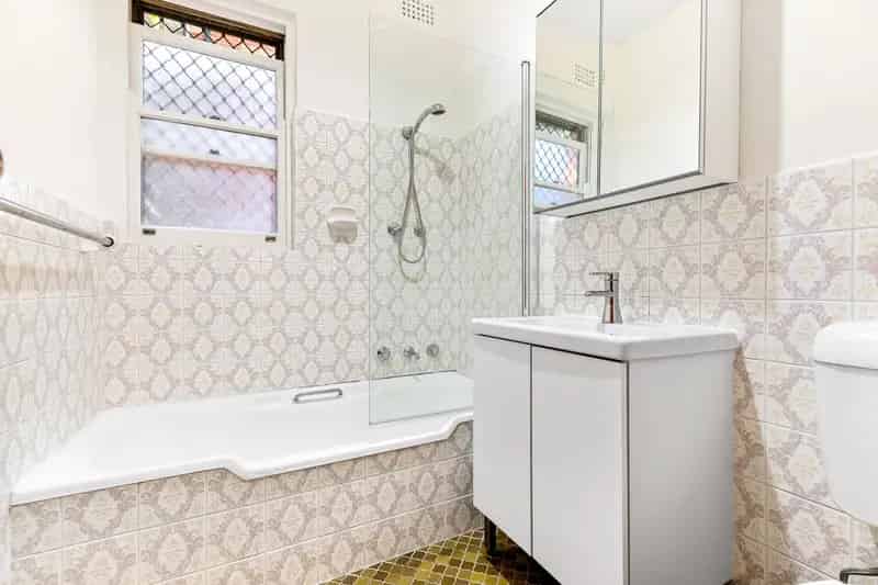 Real Estate For Lease - 2/3 Grainger Avenue - Ashfield , NSW