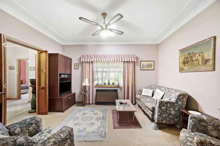 Family Home In Beverly Hills NSW 633sqm Land