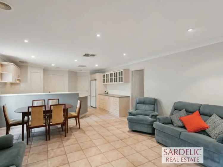 3 Bed 2 Bath Family Home Near Coogee Beach