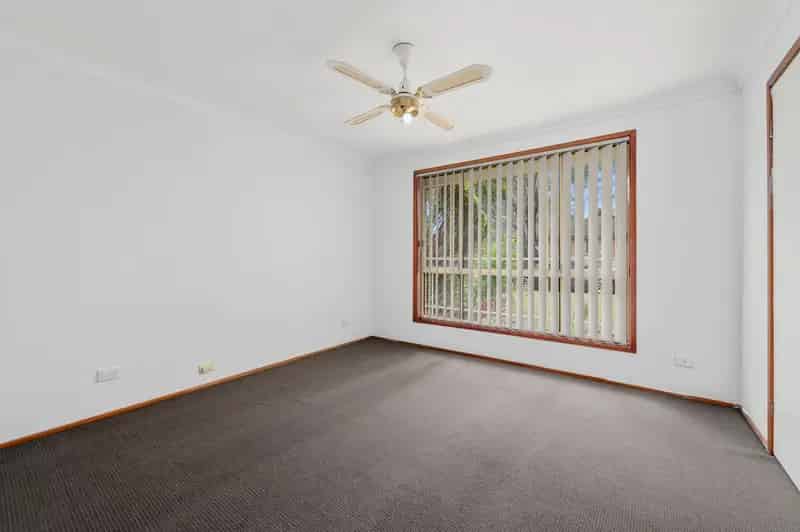 Lease 3 Bedroom Home Cessnock with Large Backyard and Double Garage