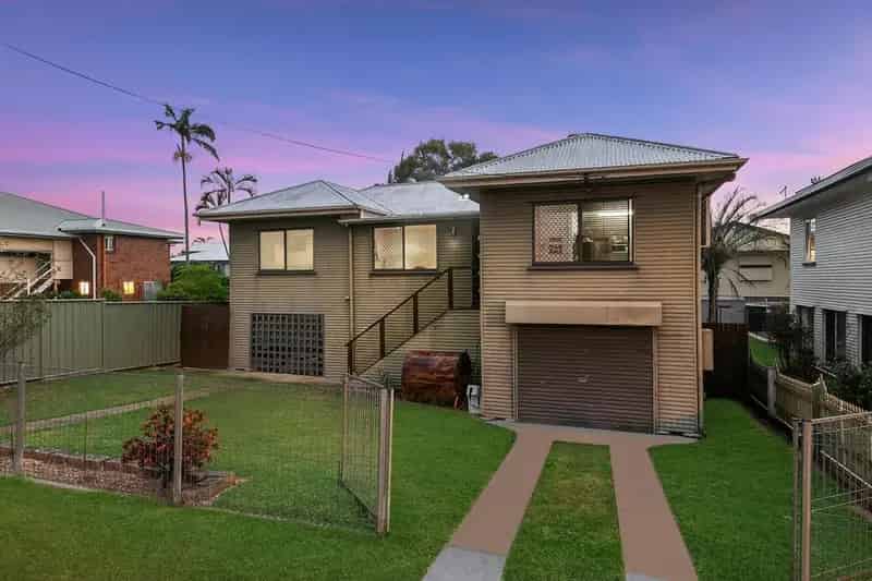 House For Sale - 116 Charles Street, Berserker QLD 4701