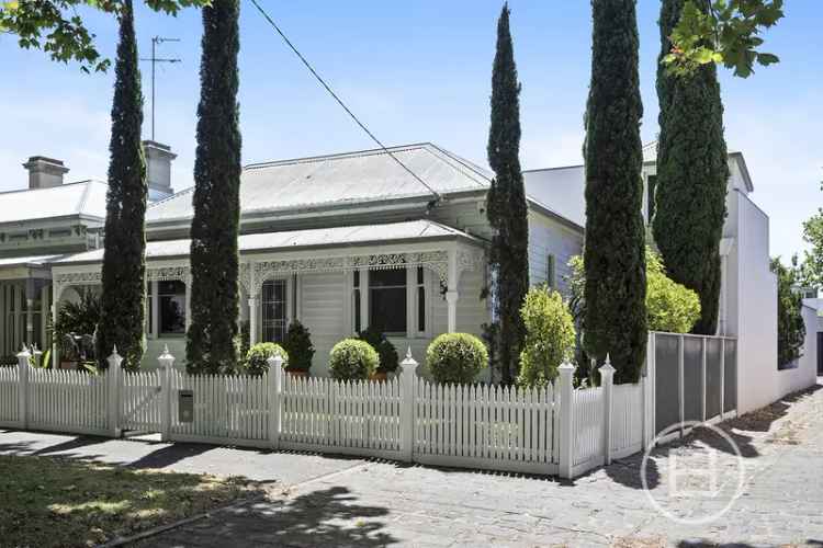 House For Sale in Melbourne, Victoria