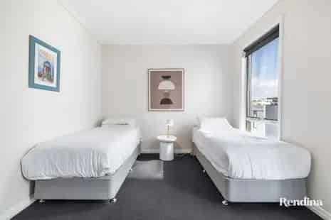3 rooms apartment of 275 m² in Melbourne