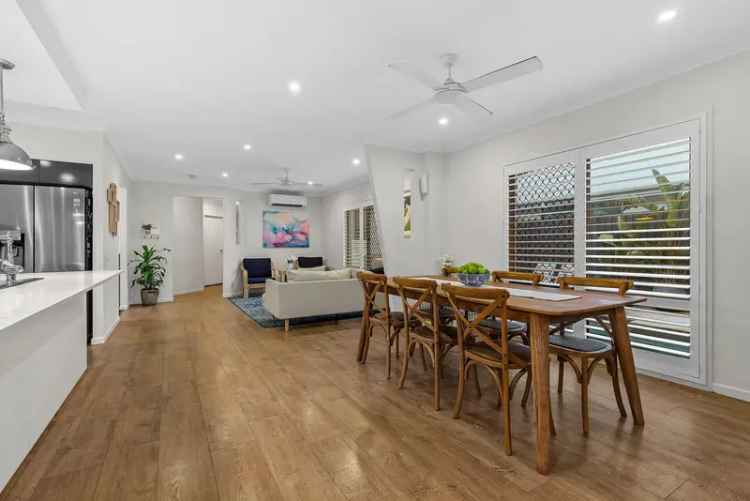 Spacious 6-Bedroom Family Home Bridgeman Downs