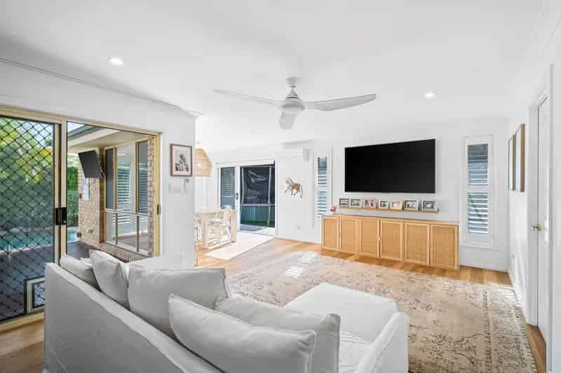 Real Estate For Sale - 1 Pierre Close - Tumbi Umbi , NSW
