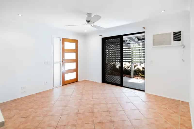 Immaculate Easy-care Duplex - Move Straight in